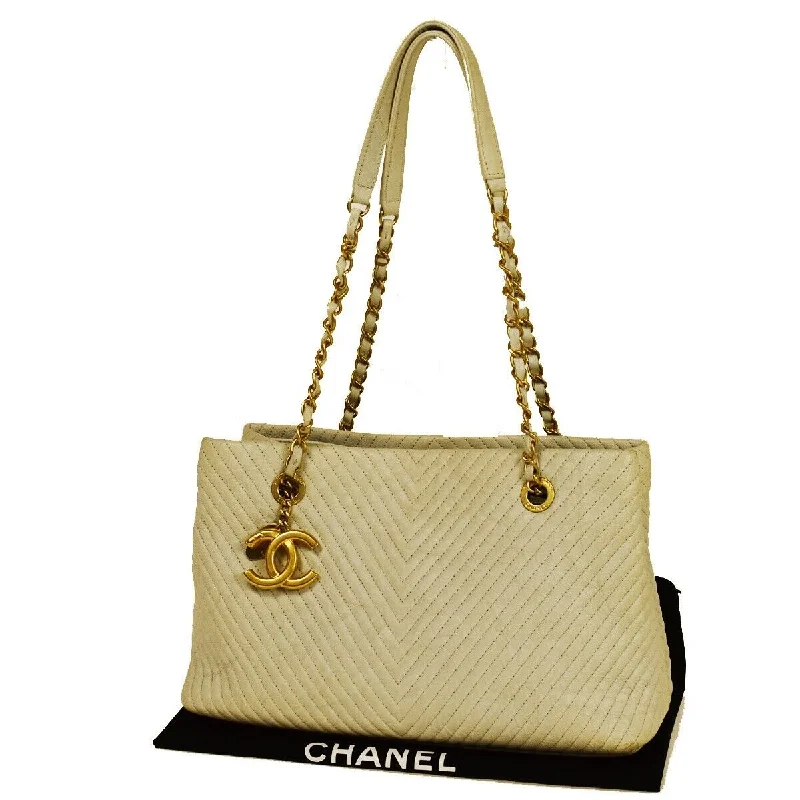 Chanel V-Stich  Leather Shoulder Bag (Pre-Owned)