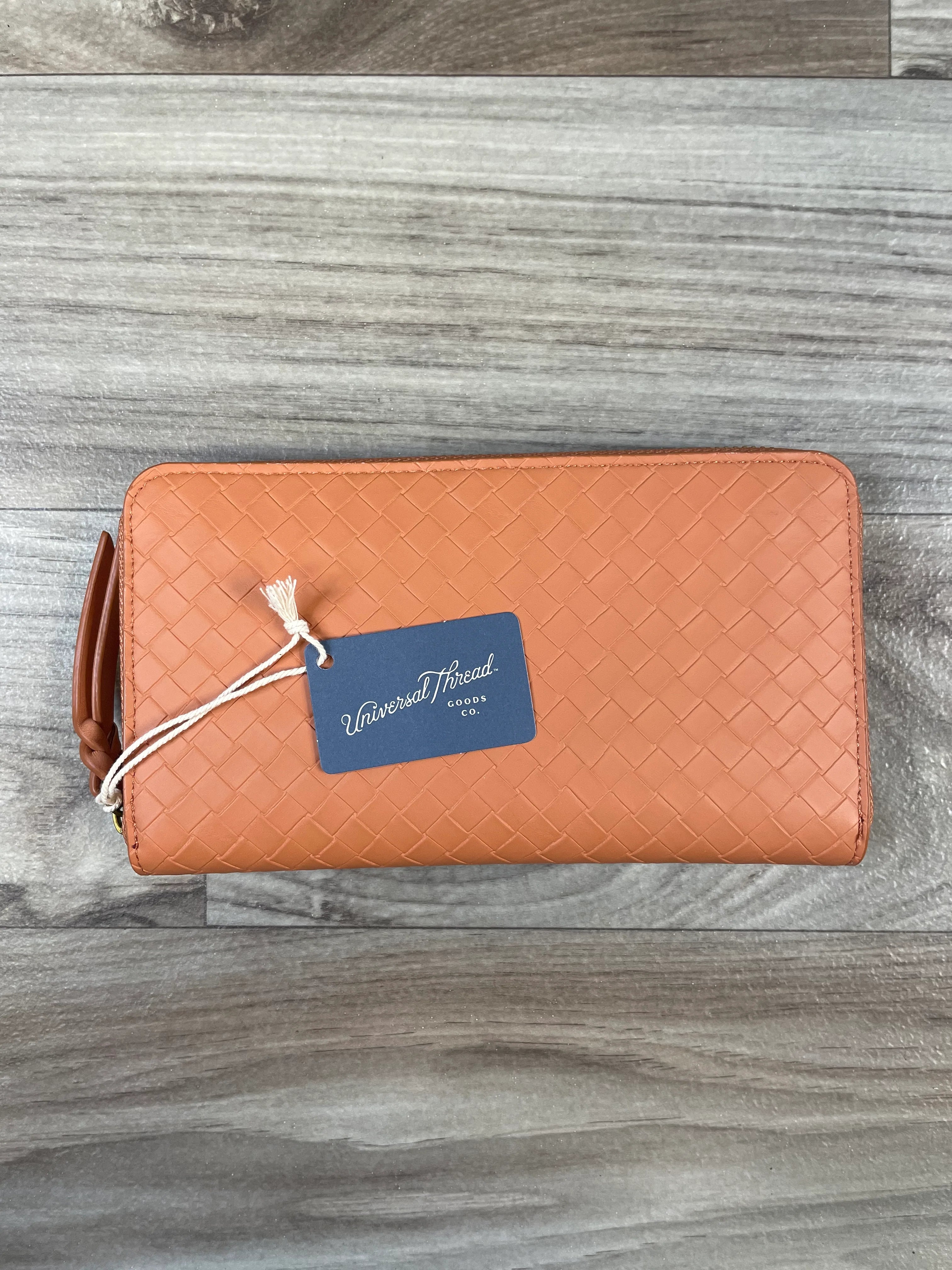 Wallet By Universal Thread  Size: Large